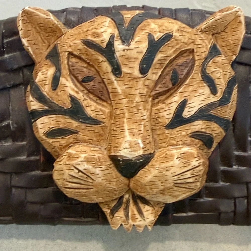 Vintage‎ Brown Woven Picture Frame 6x4” photo with Gold Tiger Accent